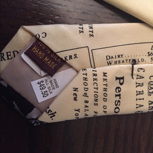 NWT 100% Silk Accountant Tie- Yellow/Gold - Picture 3 of 3